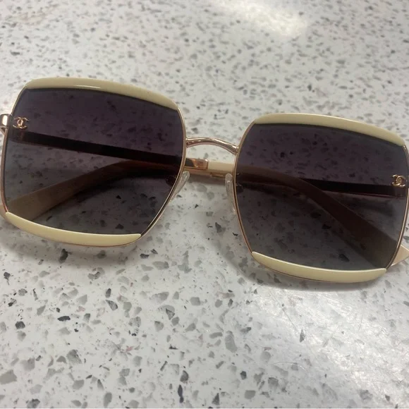 ✨ Chanel Oversized Square Sunglasses | Rose Gold & Ivory 🤍 - Picture 3 of 5